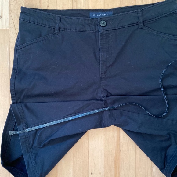 🌟 3 FOR $25 🌟 Denver Hayes navy cotton blend ladies shorts - Picture 4 of 6